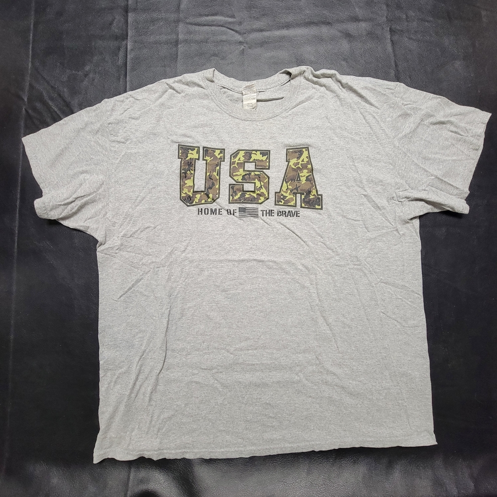 Gildan Gray Camo Print USA Graphic Tee - Size 2XL